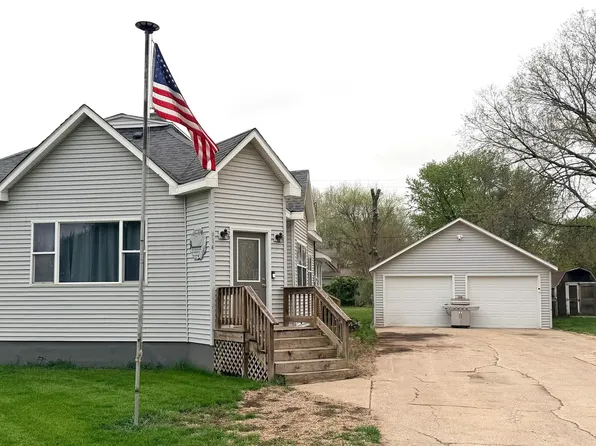 914 Driftwood St, Correctionville, IA 51016