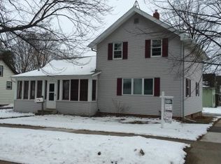 712 Algoma St, New London, WI 54961