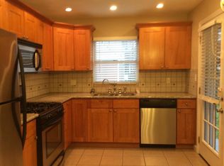 830 4th St #1, Oakmont, PA