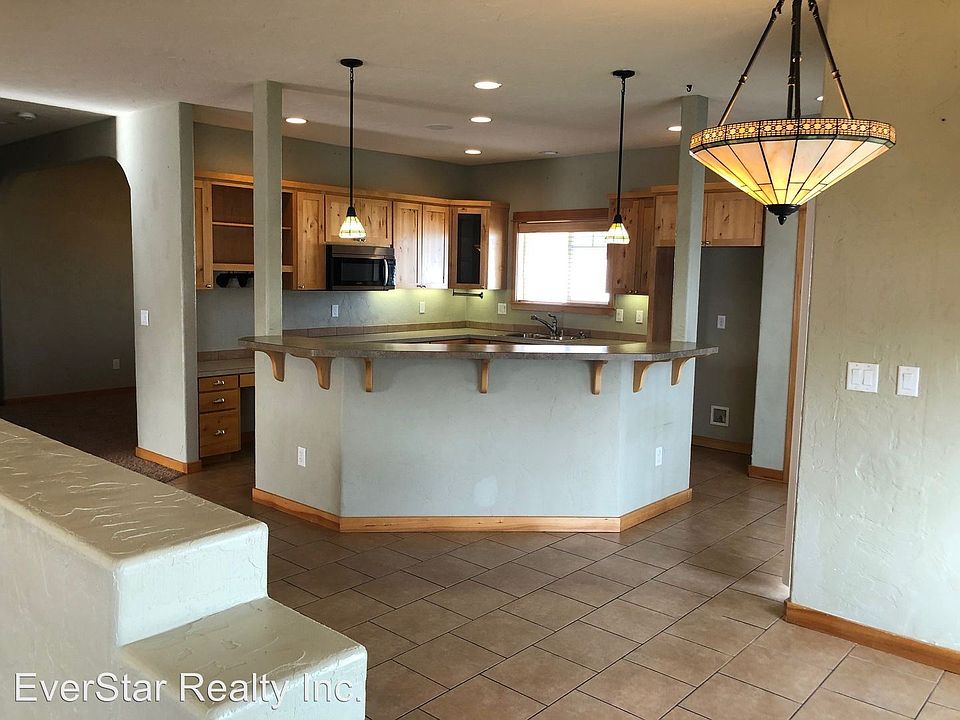 1st image of 4403 Artesia Dr