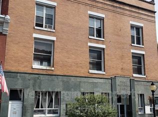 221 Temple St #1, Hinton, WV 25951