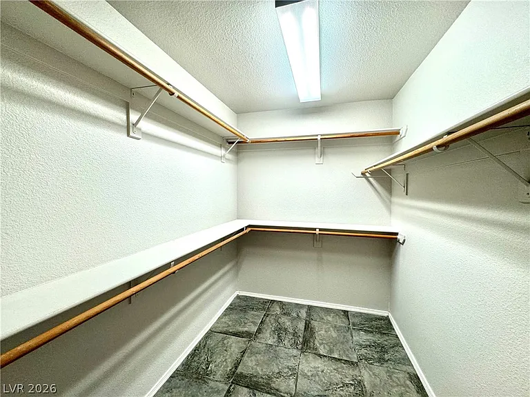 10224 Desert Wind Dr — Photo 17