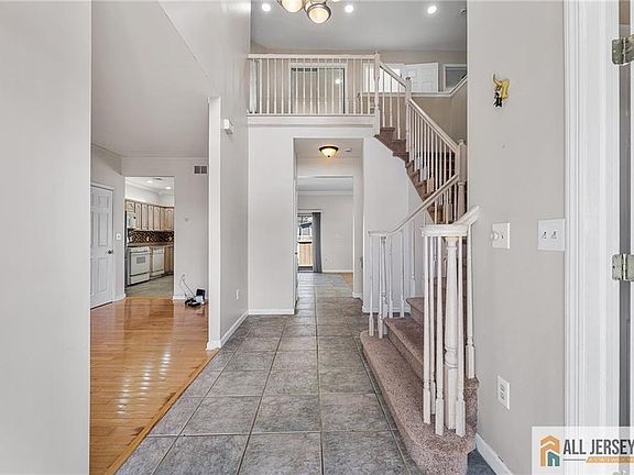 4th image of 57 Westervelt Ave