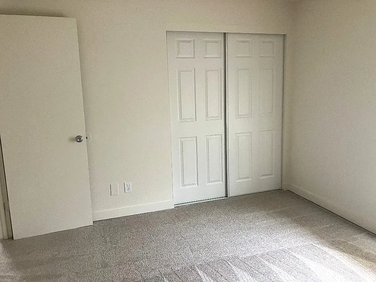 10123 SE Lexington St — Photo 7