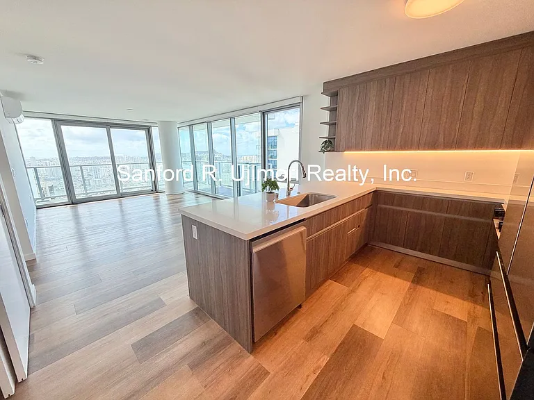 1515 Liona St #4301 — Photo 5