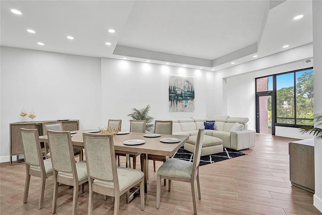 3 bed, 3.0 bath, 1710 sqft, $4,000 — Photo 2