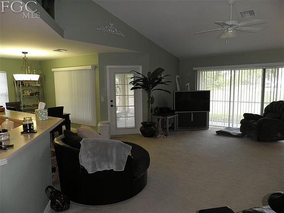 3rd image of 1017 NE 35th Ln
