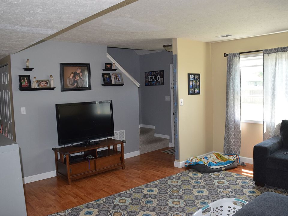 2nd image of 6320 Country Ln