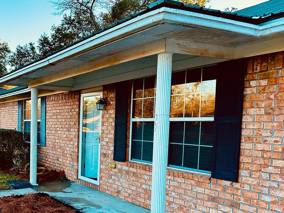 Exterior Front stoop/porch