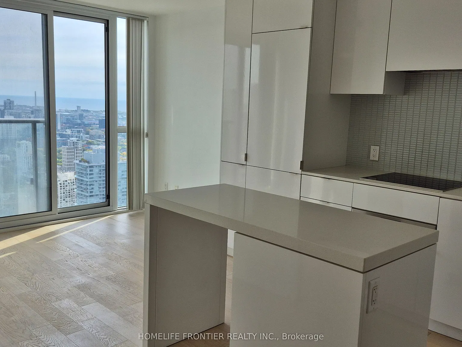 2 bed, $2,700 — Photo 4