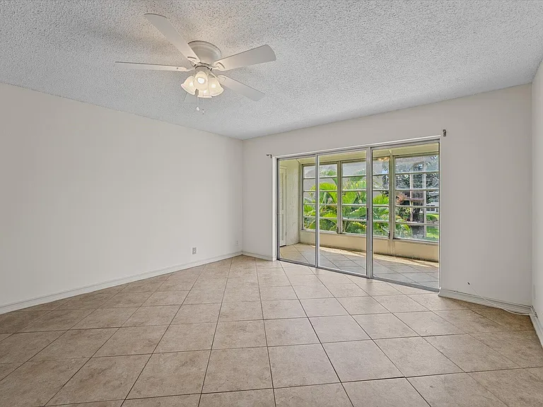 719 Lori Dr #204 — Photo 6