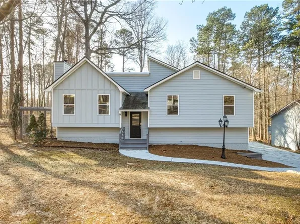 5825 Stonehaven Dr NW, Kennesaw, GA 30152