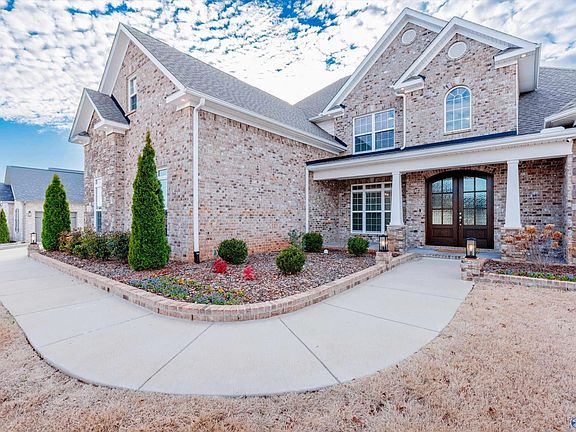 4th image of 127 Towhee Way