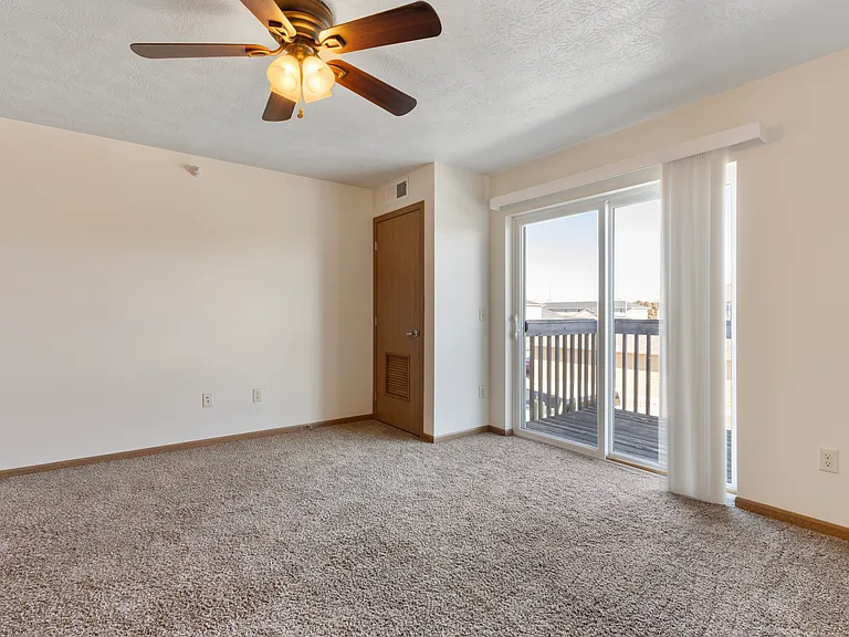 Meadows Apartments — Photo 20