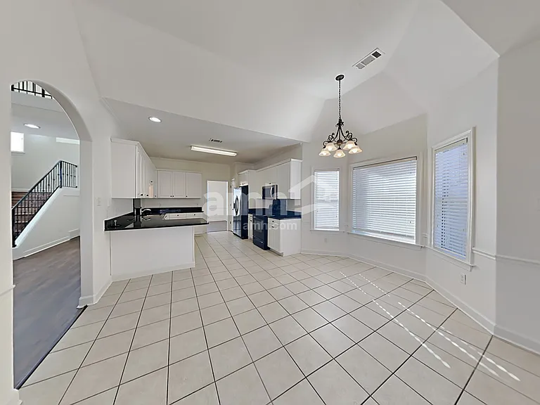 9664 Woodland Creek Ln — Photo 6