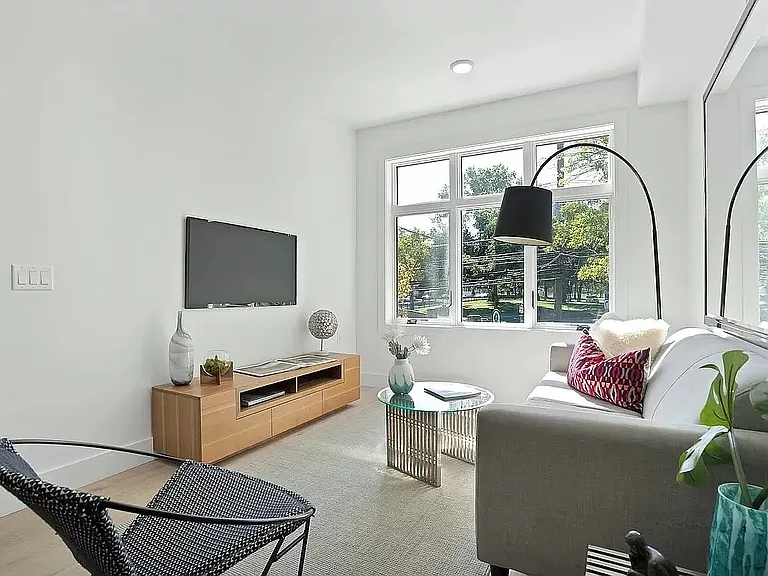 274 Duncan Ave #2 — Photo 11