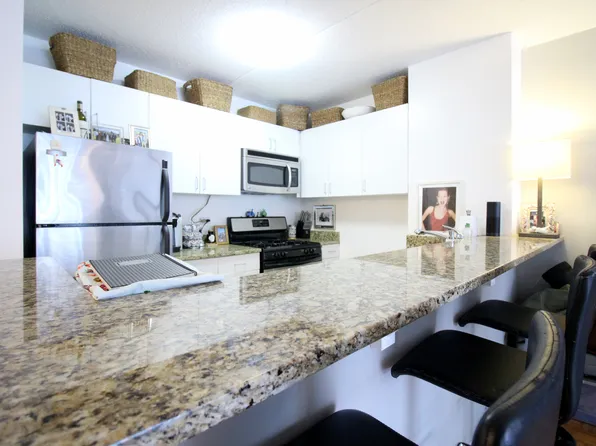 225 8th Avenue image 3 of 10