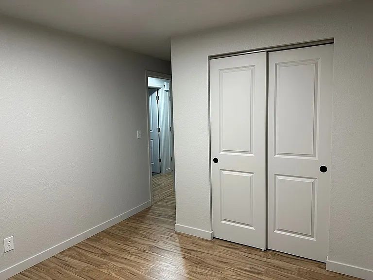 237 Clark Ter — Photo 13