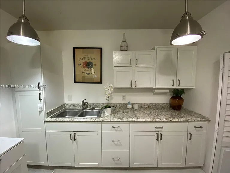 701 Hollywood Blvd — Photo 20