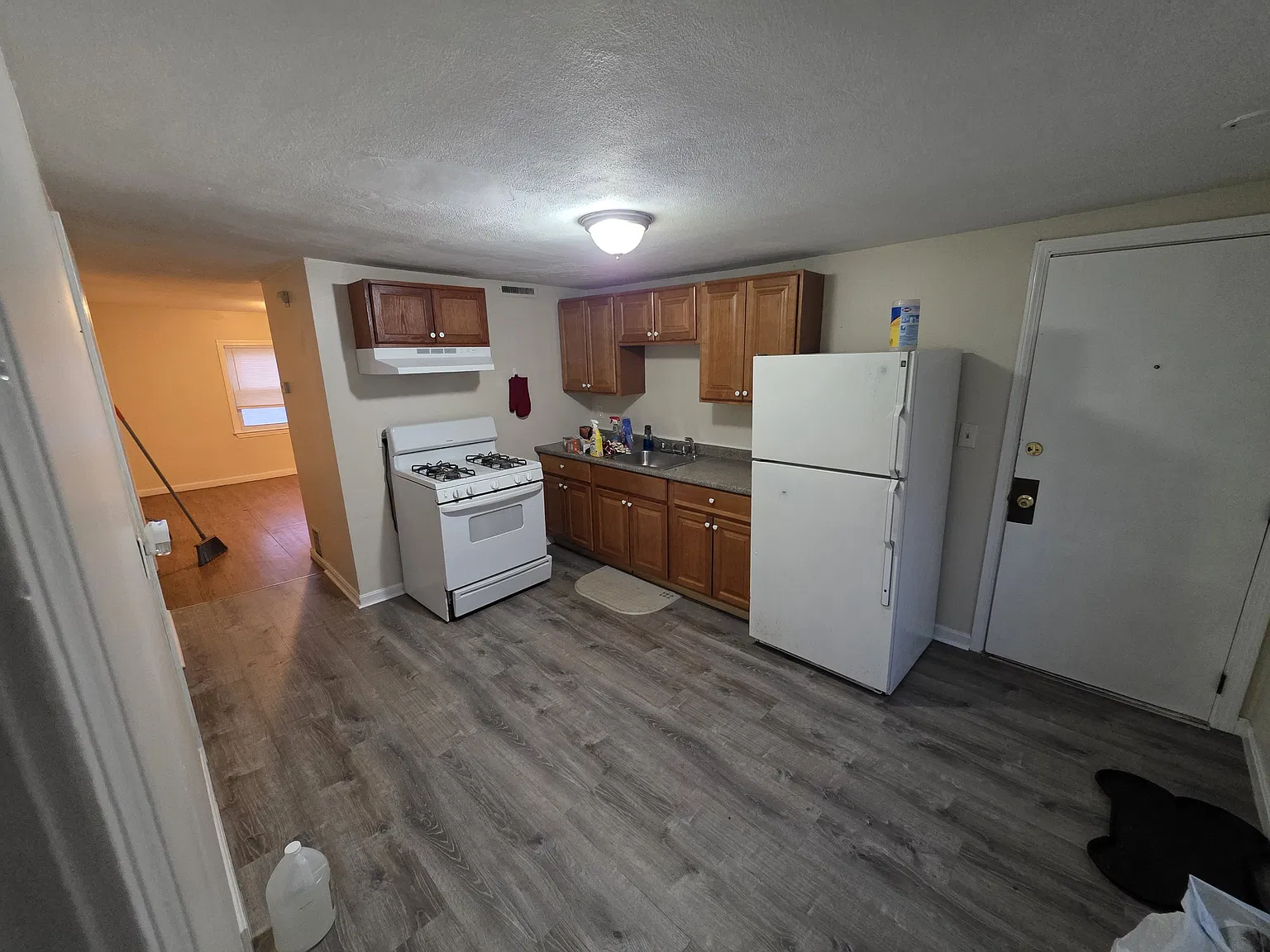 2 bed, 750 sqft, $1,700 — Photo 4