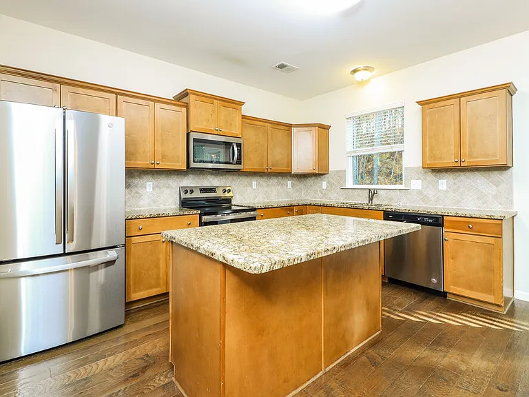 374 Darbys Run Ct — Photo 11