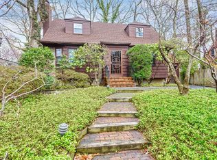 93 Marion Ave, Merrick, NY 11566