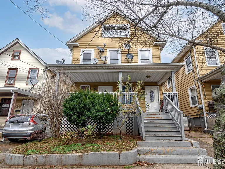 377 Delavan St #3 — Photo 10