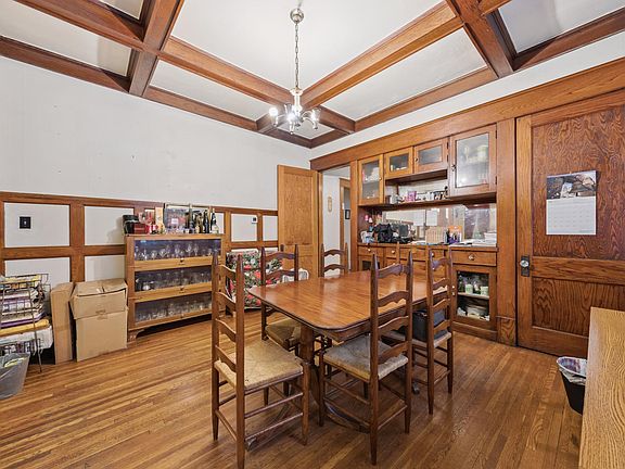 4th image of 652 Dayton Ave