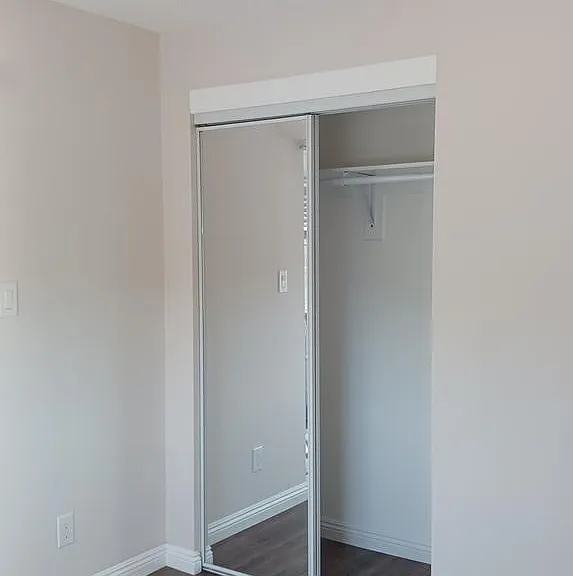 8933 Canby Ave — Photo 15