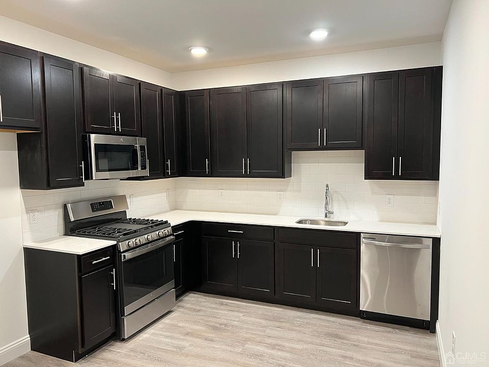 1st image of 37 Main St #7