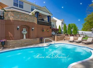 106 Vivas Dr, Barnegat, NJ 08005
