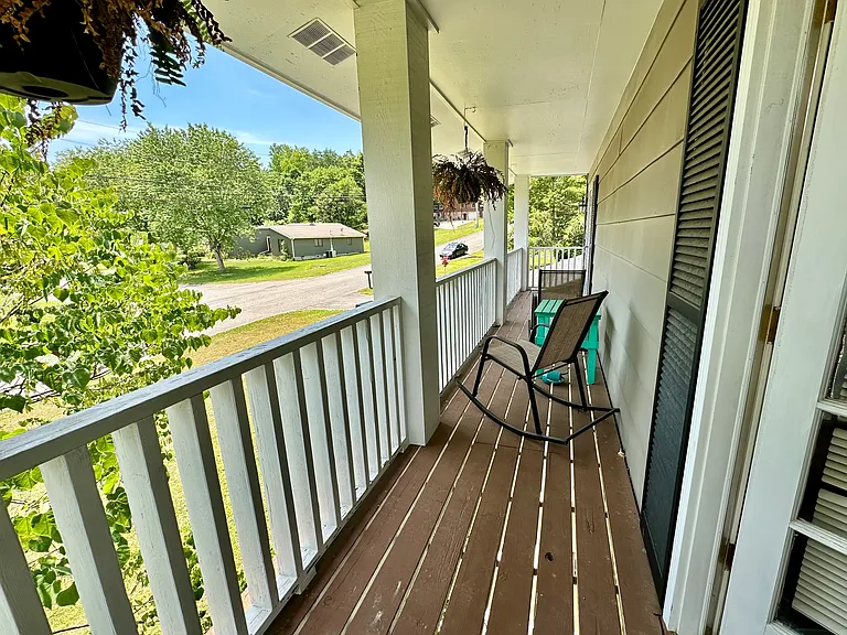10117 Wolf Den Ln — Photo 17