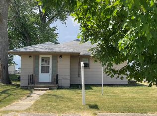 255 S Elm St, Herscher, IL 60941