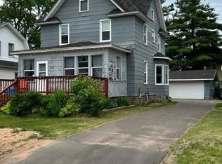 806 N River St, Spooner, WI 54801