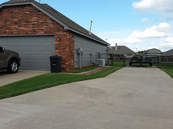 double gate access to yard