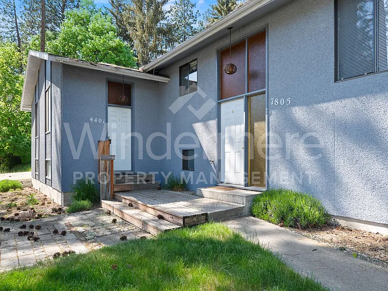 7805 E Upriver Dr — Photo 24