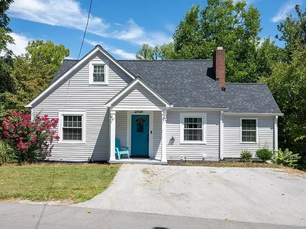 132 W Bronson St, Sparta, TN 38583