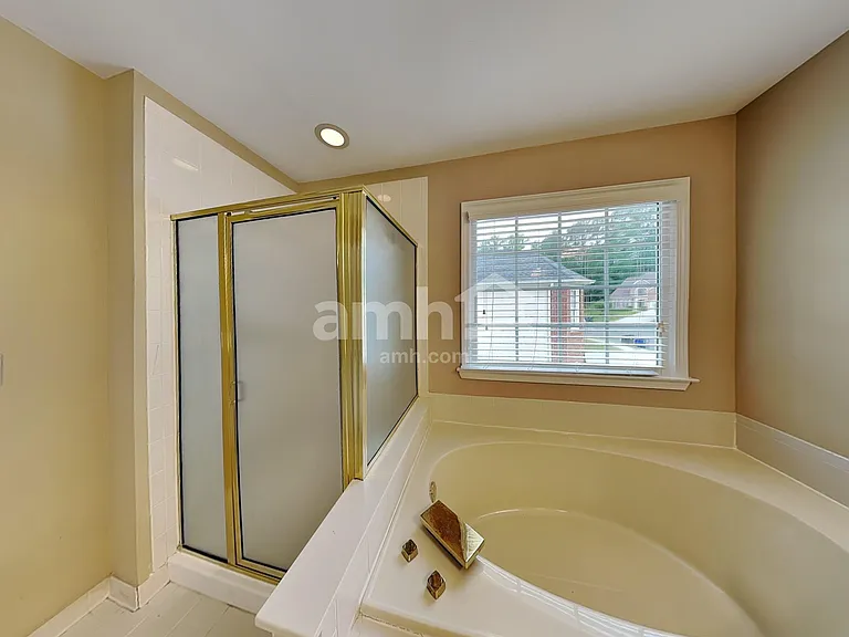 637 Rebecca Ives Dr NW — Photo 16