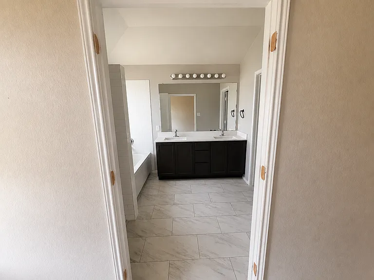 1617 Lubbock Dr — Photo 16