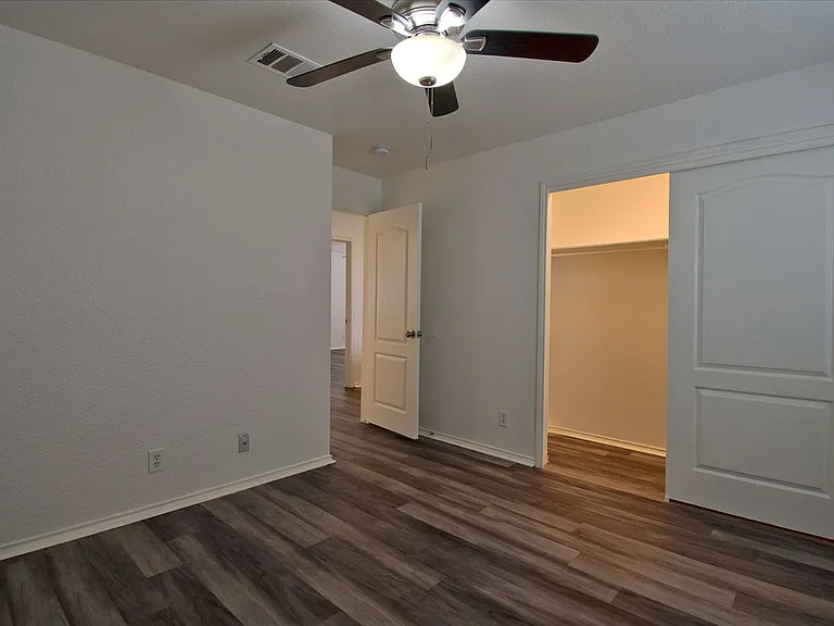 711 Abundance Ln — Photo 24