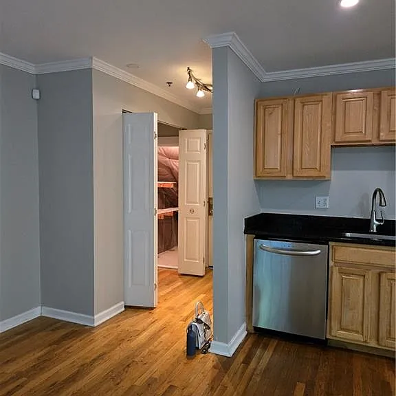 317 8th St NE #3 — Photo 5