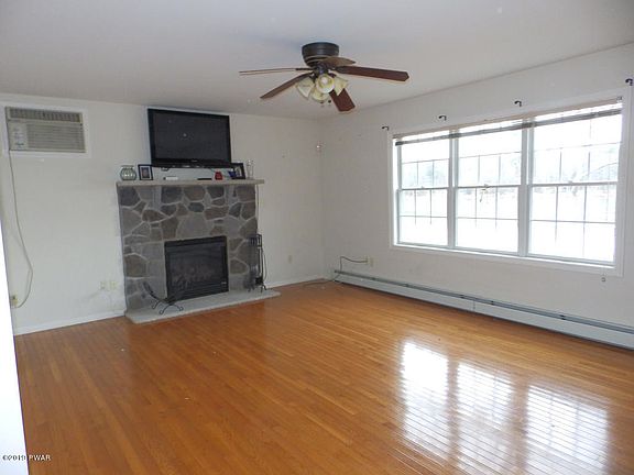 2nd image of 125 Mountain Lake Dr