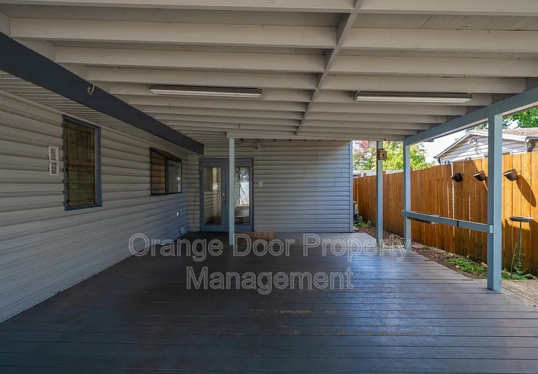 1611 Wheeler St S #1 — Photo 32