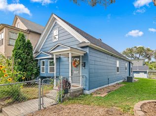 653 19th Ave NE, Minneapolis, MN 55418