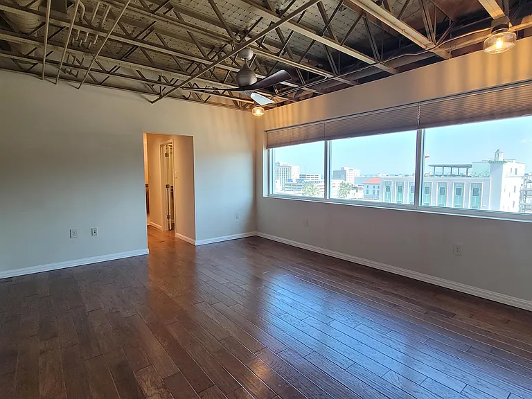 901 N Upper Broadway #1 — Photo 15