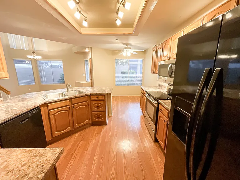 9276 E Sutton Dr — Photo 6