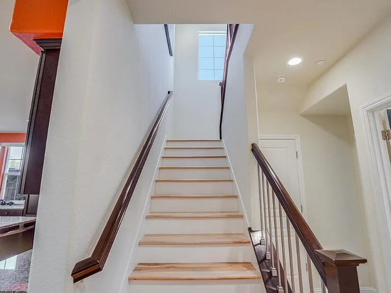 2612 Admiral Cir — Photo 4