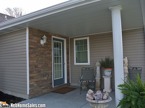 5th image of 645 Carlton Dr