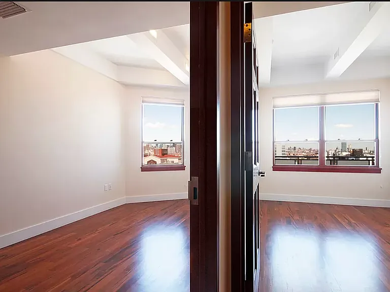 240 Meeker Ave #42 — Photo 4
