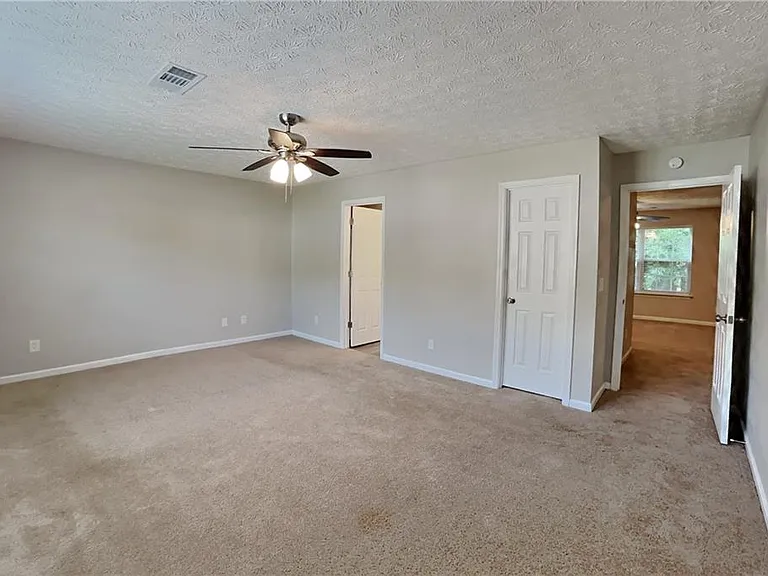 4557 Darrowby Dr — Photo 9